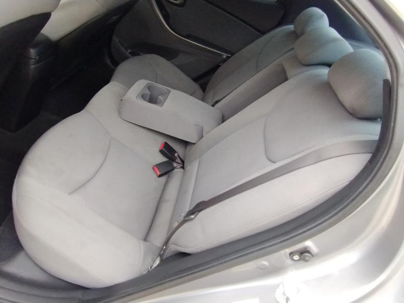Hyundai Elantra Limited 2012