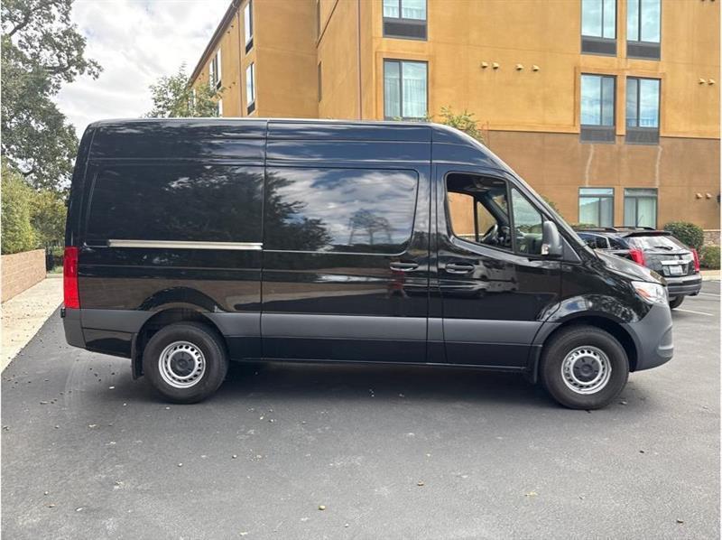 Mercedes-Benz Sprinter  2023
