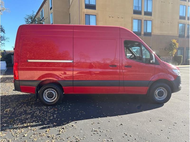 Mercedes-Benz Sprinter  2024