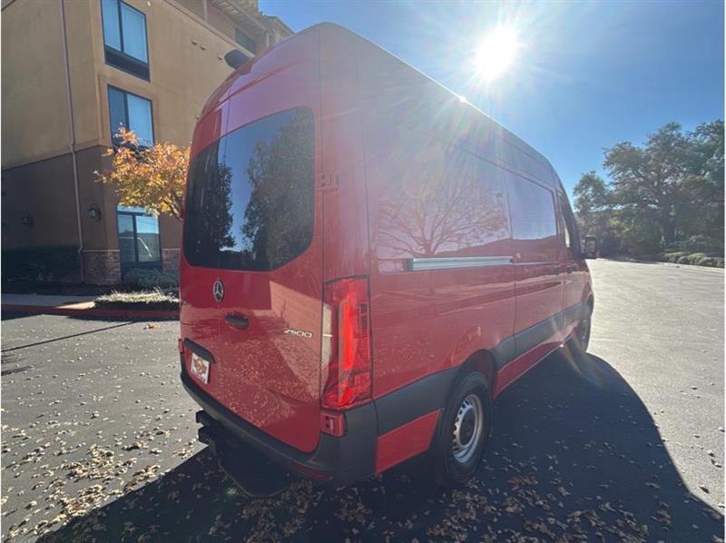 Mercedes-Benz Sprinter  2024