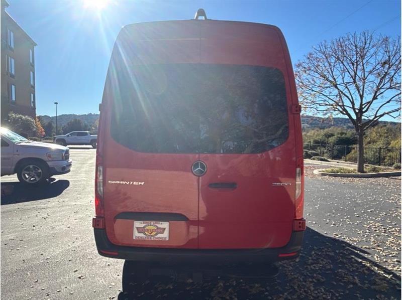 Mercedes-Benz Sprinter  2024