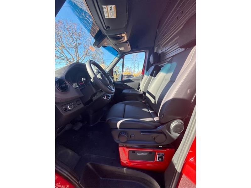 Mercedes-Benz Sprinter  2024
