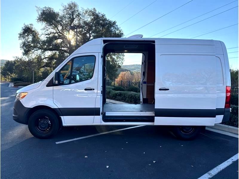 Mercedes-Benz Sprinter  2021