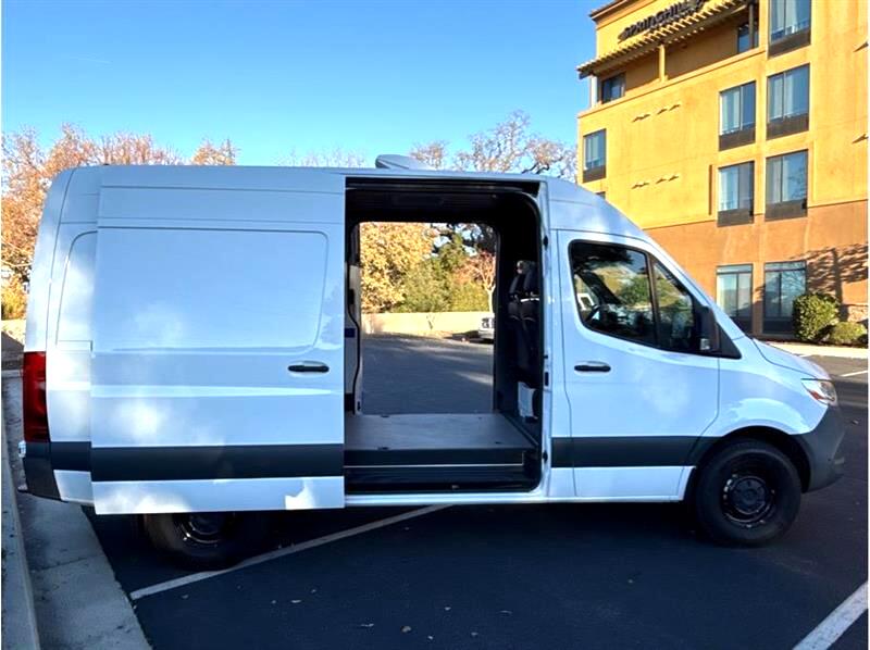 Mercedes-Benz Sprinter  2021