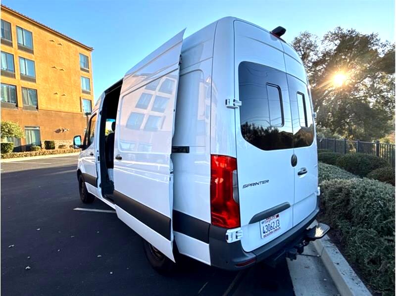 Mercedes-Benz Sprinter  2021