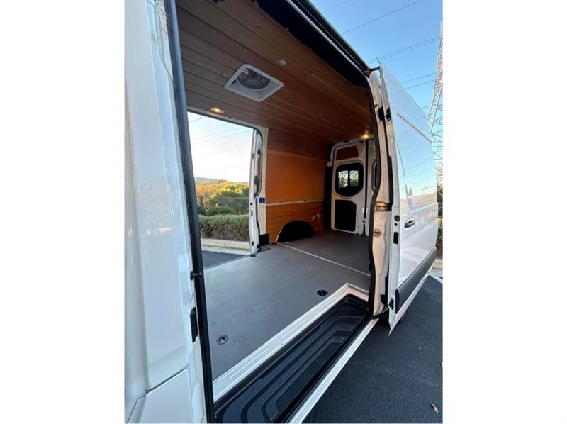 Mercedes-Benz Sprinter  2021