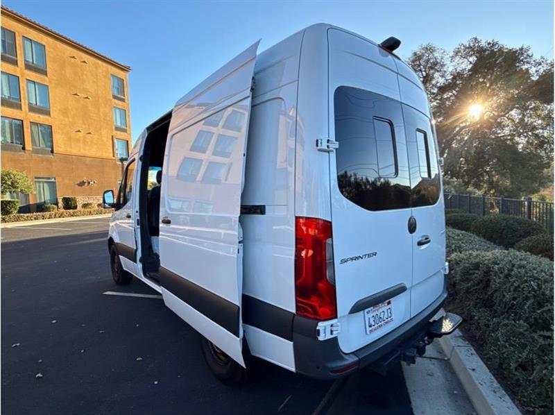 Mercedes-Benz Sprinter  2021