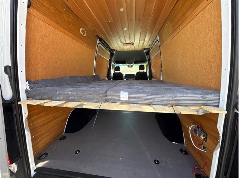 Mercedes-Benz Sprinter  2021