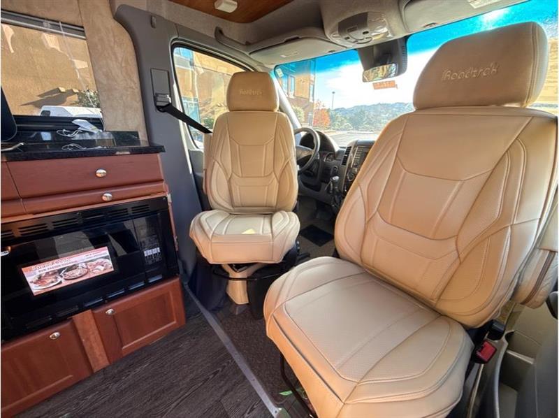 Roadtrek Motorhomes SS-Agile  2014