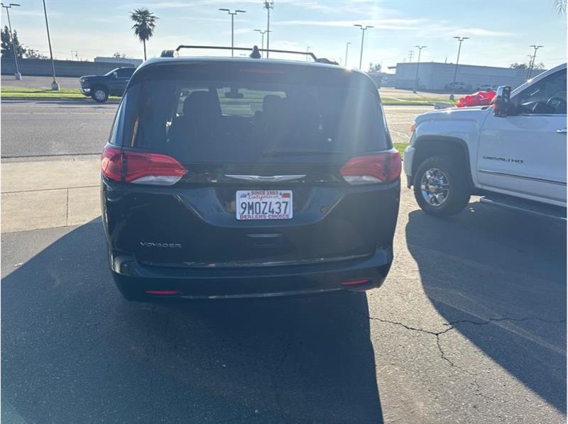 Chrysler Voyager  2021