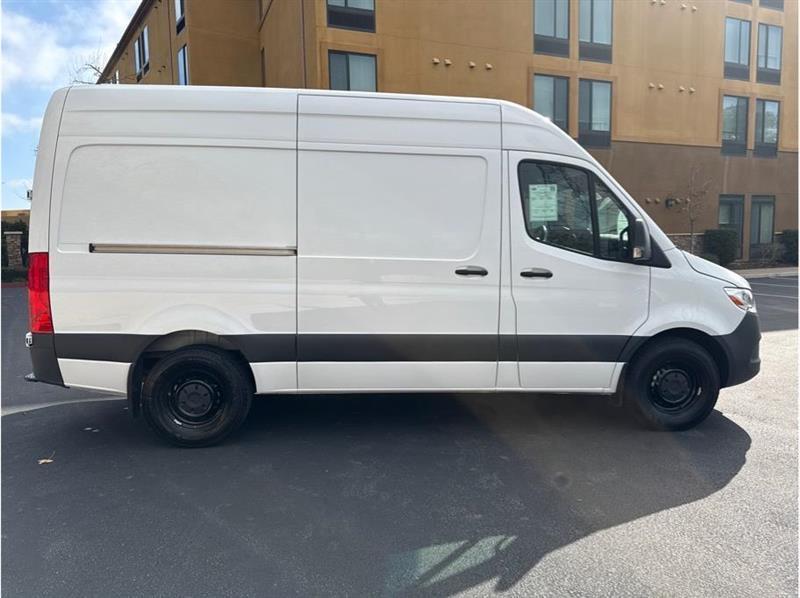 Mercedes-Benz Sprinter  2023