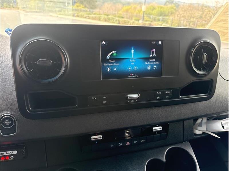 Mercedes-Benz Sprinter  2023