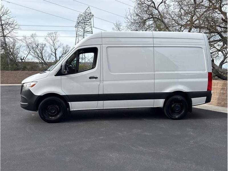 Mercedes-Benz Sprinter  2025