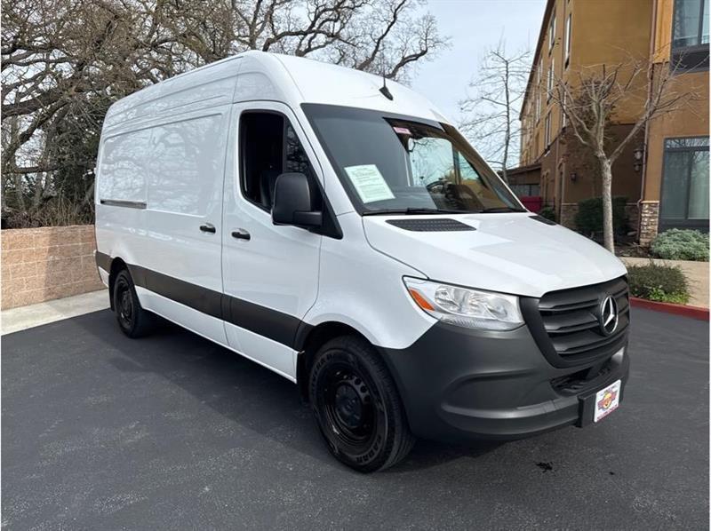 Mercedes-Benz Sprinter  2025