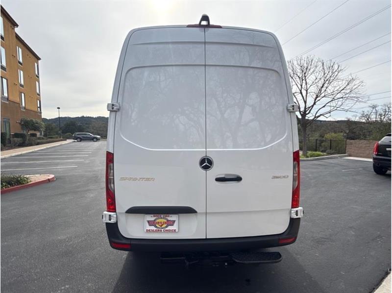 Mercedes-Benz Sprinter  2025