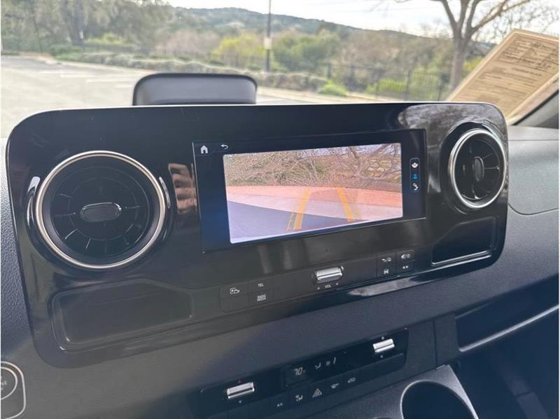 Mercedes-Benz Sprinter  2025