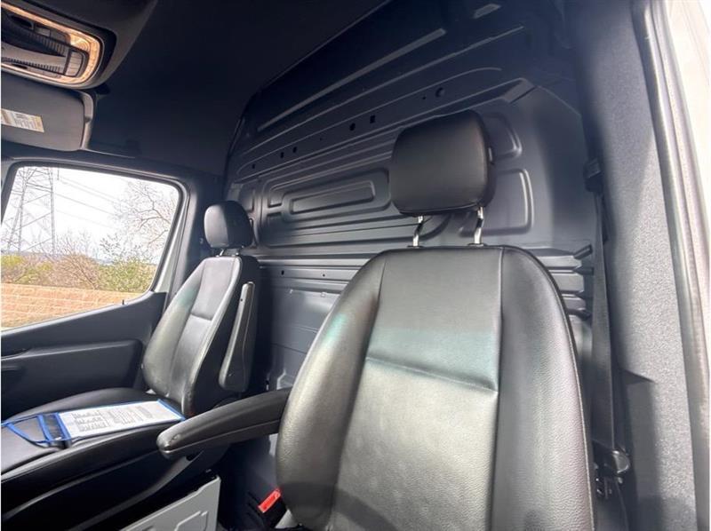 Mercedes-Benz Sprinter  2025