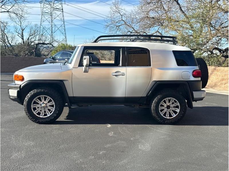 Toyota FJ Cruiser  2007