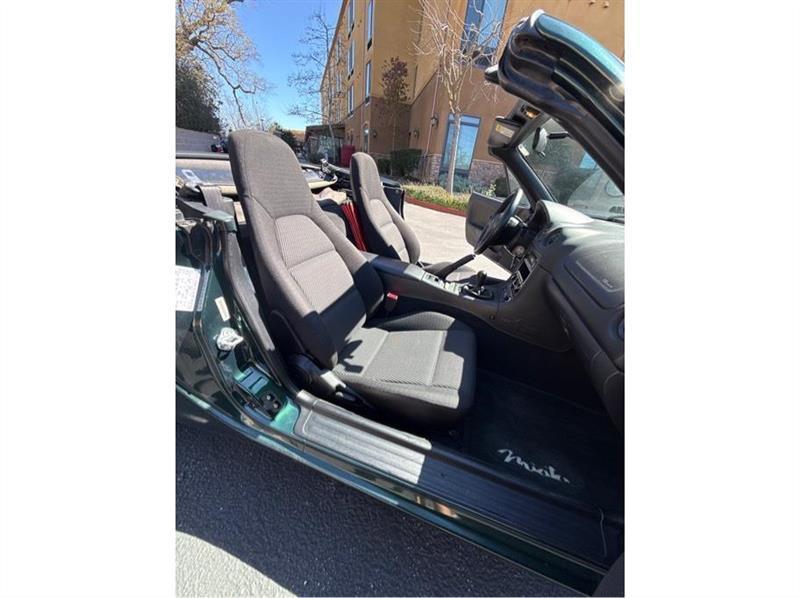 Mazda MX-5 Miata  1999