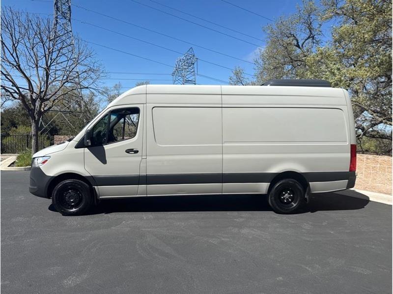 Mercedes-Benz Sprinter  2023