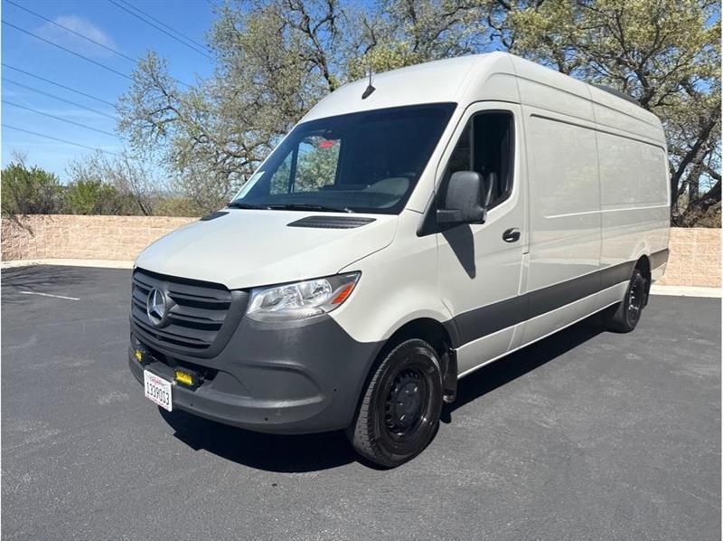 Mercedes-Benz Sprinter  2023