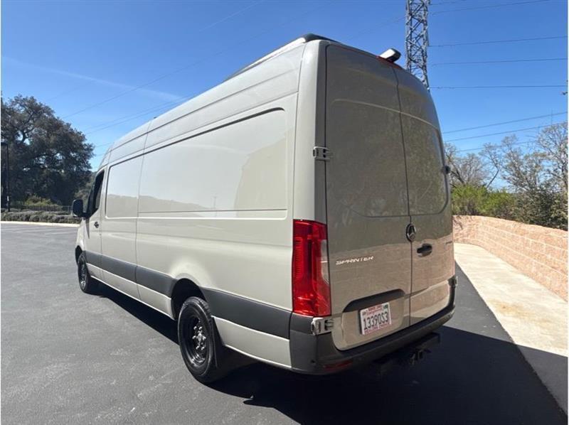 Mercedes-Benz Sprinter  2023