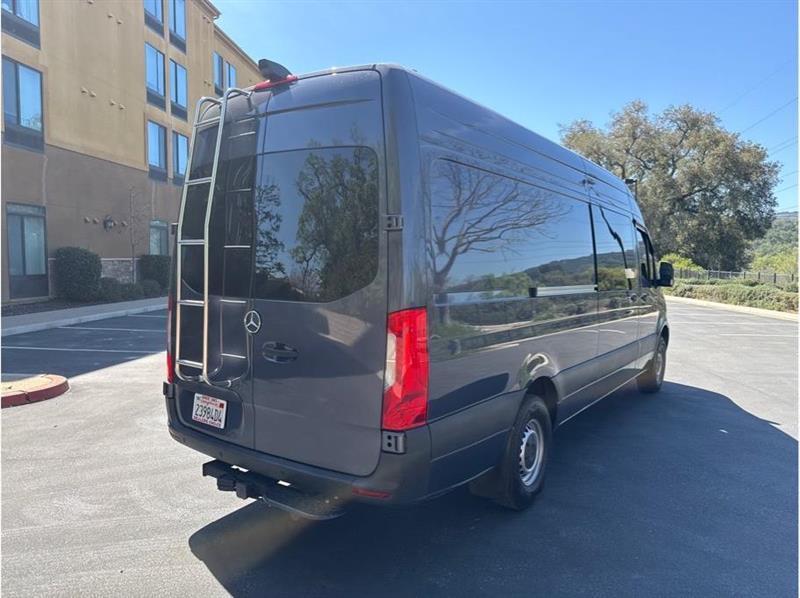 Mercedes-Benz Sprinter  2024