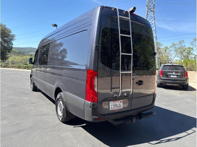 Mercedes-Benz Sprinter  2024