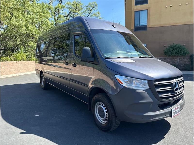 Mercedes-Benz Sprinter  2024