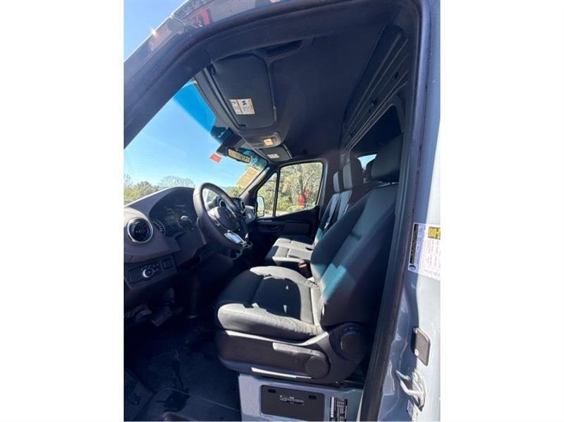 Mercedes-Benz Sprinter  2025