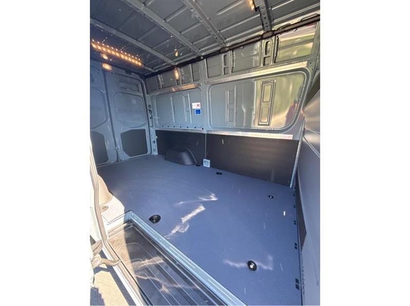 Mercedes-Benz Sprinter  2025