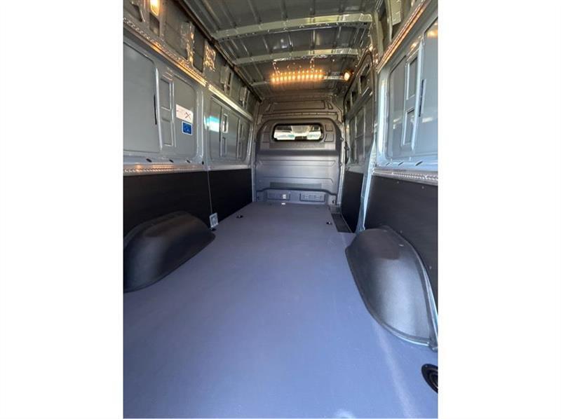 Mercedes-Benz Sprinter  2025