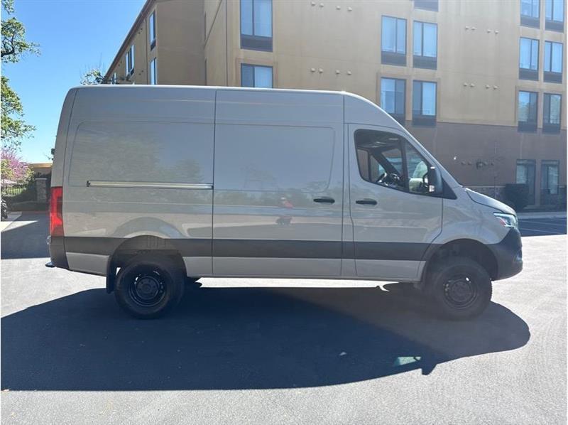 Mercedes-Benz Sprinter  2023