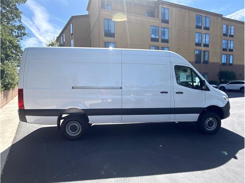 Mercedes-Benz Sprinter  2024