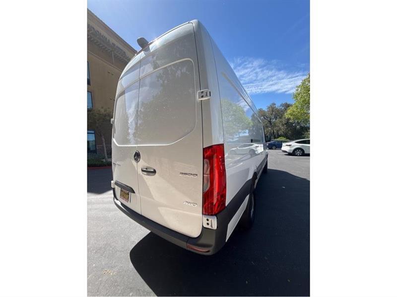 Mercedes-Benz Sprinter  2024