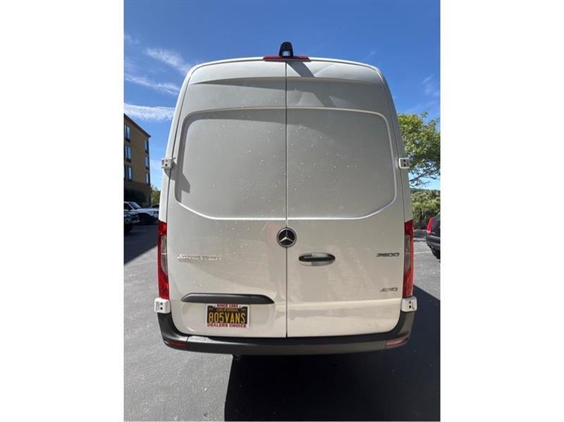 Mercedes-Benz Sprinter  2024