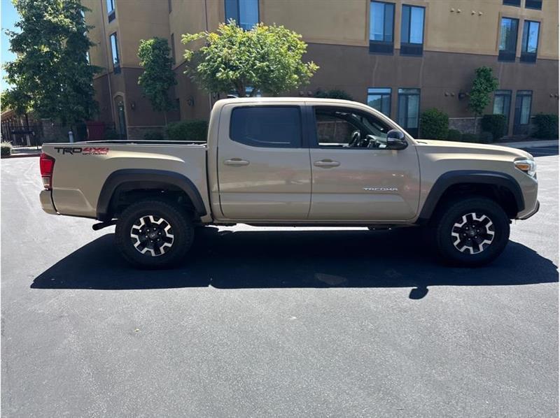 Toyota Tacoma  2016