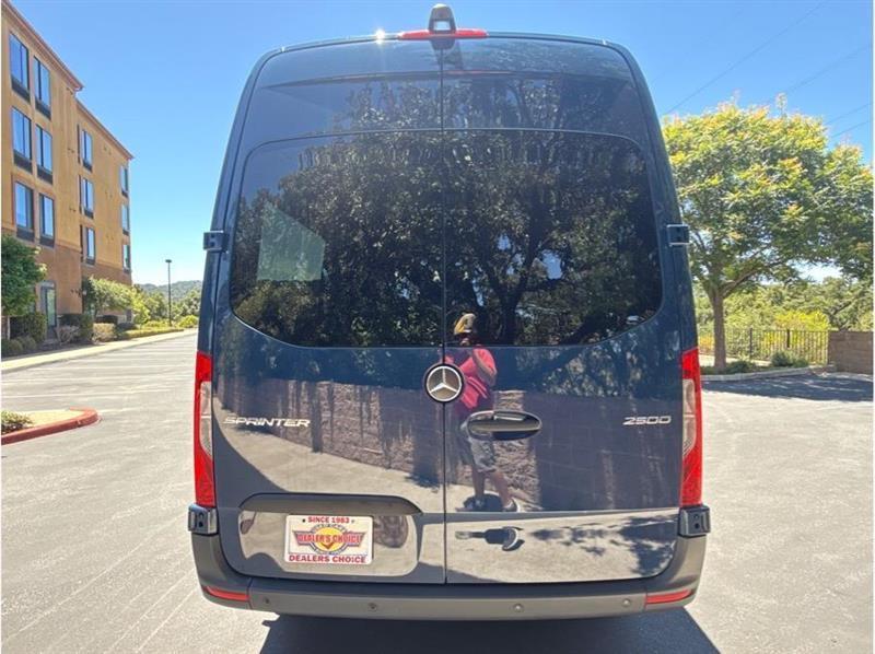 Mercedes-Benz Sprinter  2023