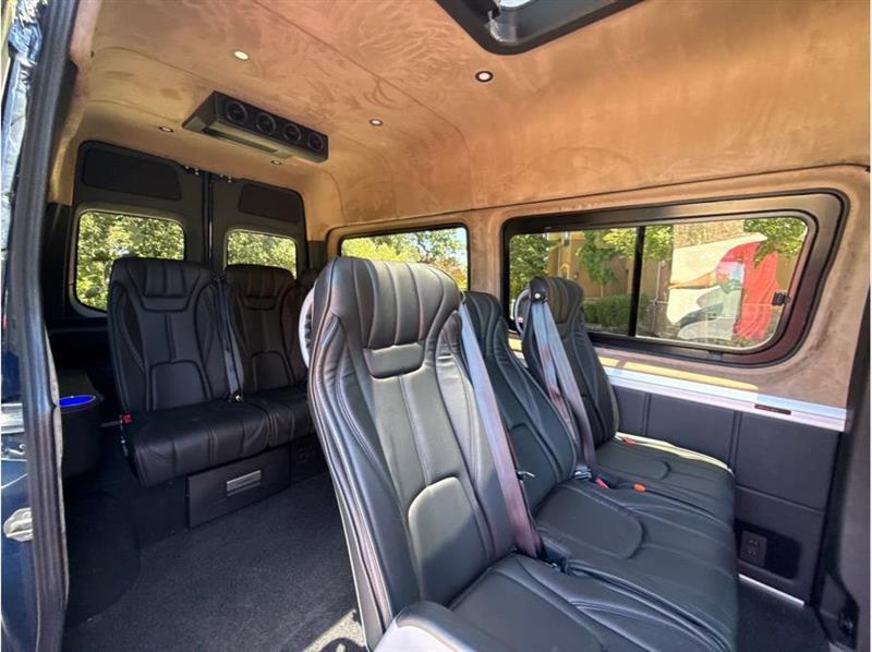 Mercedes-Benz Sprinter  2023