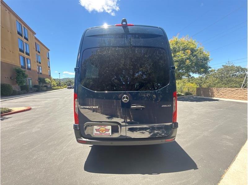Mercedes-Benz Sprinter  2023