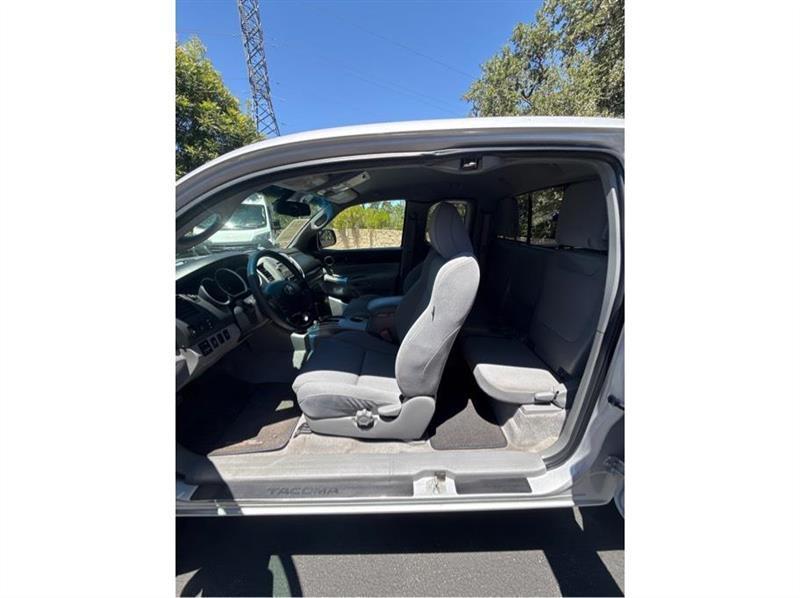 Toyota Tacoma  2010