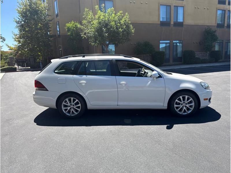 Volkswagen Jetta SportWagen  2012