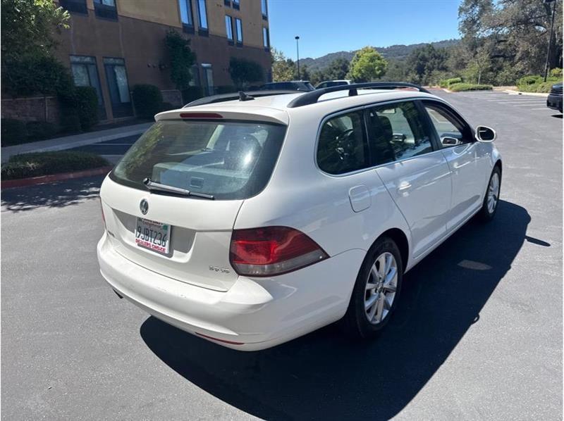 Volkswagen Jetta SportWagen  2012