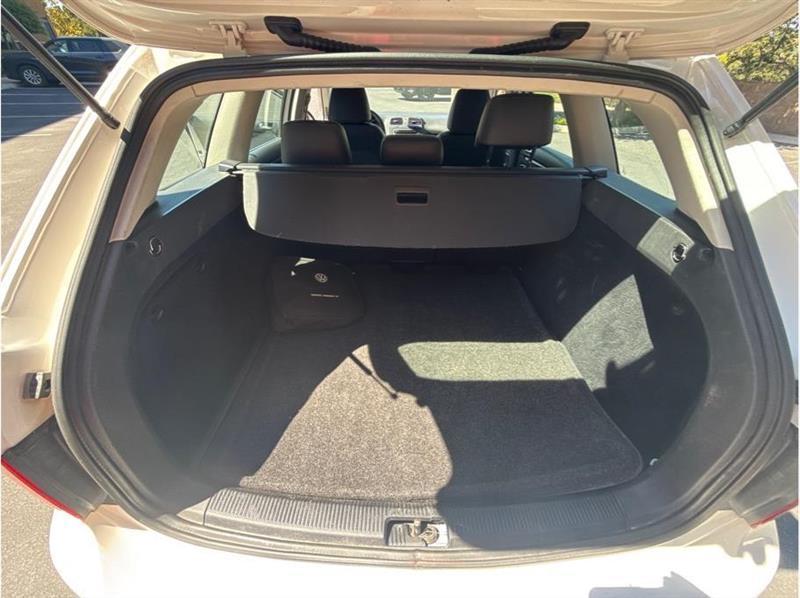 Volkswagen Jetta SportWagen  2012