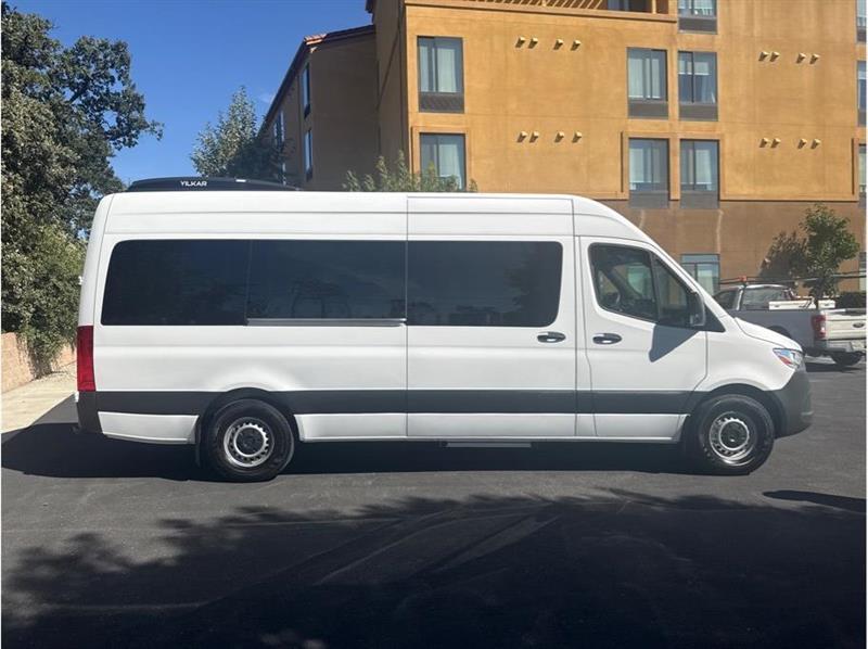 Mercedes-Benz Sprinter  2024