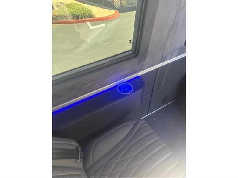 Mercedes-Benz Sprinter  2024