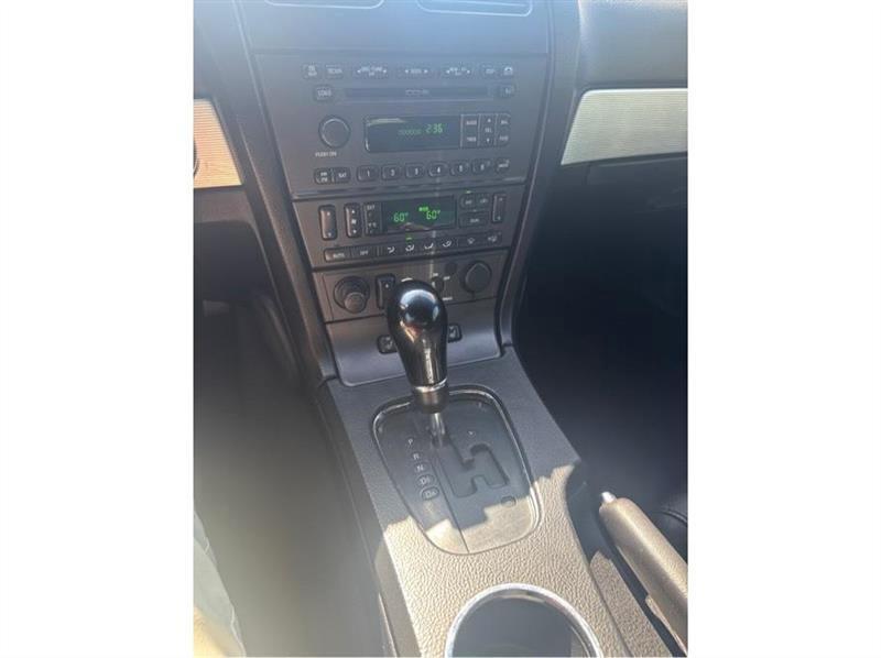 Ford Thunderbird photo 16