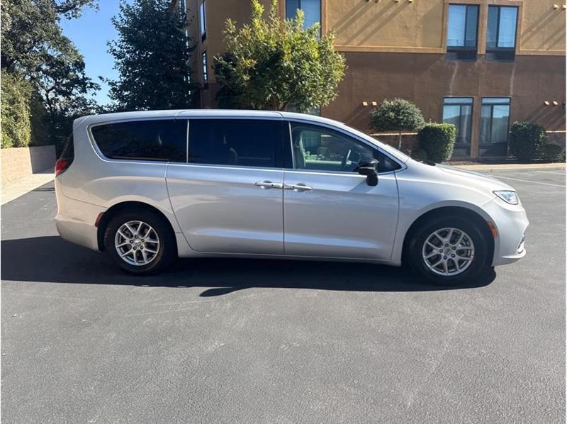 Chrysler Pacifica  2024