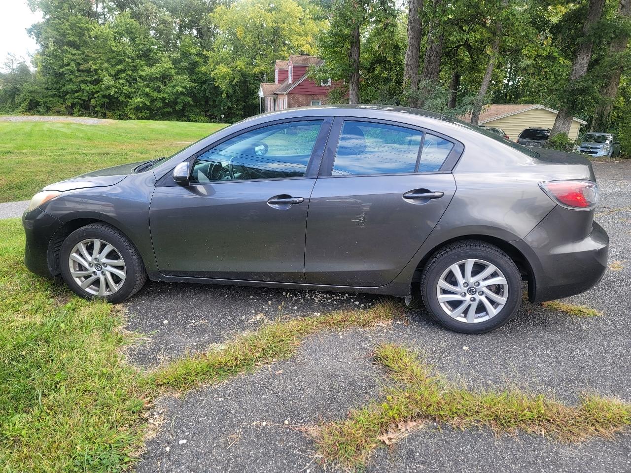 Mazda MAZDA3 i Touring AT 4-Door 2013