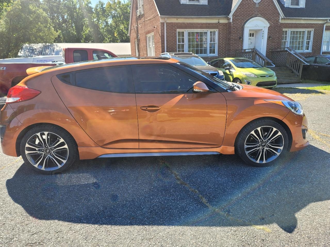 Hyundai Veloster Turbo R-Spec w/Red Interior 6M 2017